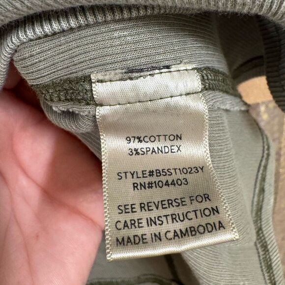 Blu Pepper Washed Olive Green Button Up Henley Boho Tank Top Large NWT - Picture 6 of 8